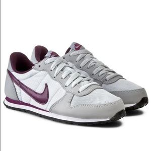 Nike Genicco Women Sneakers